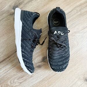 APL Techloom Wave Lace-Up Knit Running Shoes Athletic Black White Women’s US 8.5